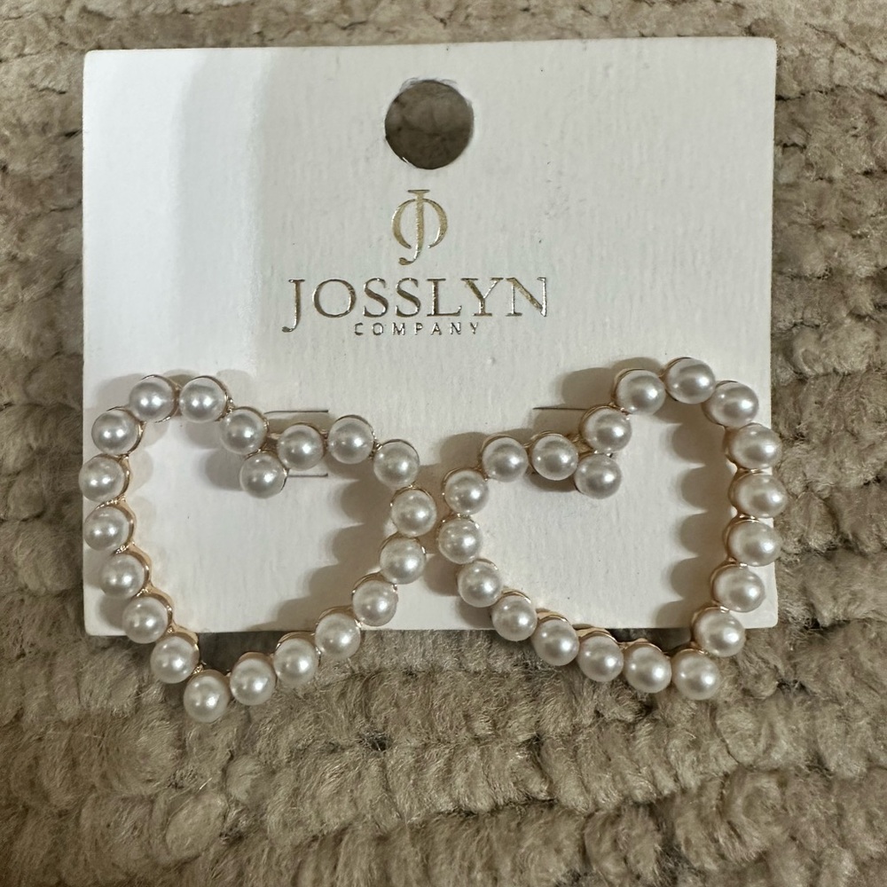 Josslyn Company New Pearl Heart Earrings